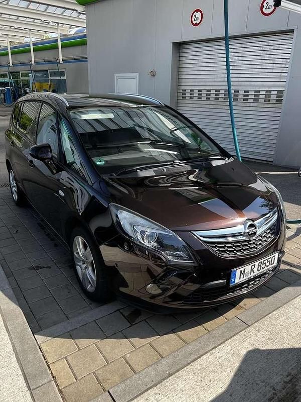 Gebraucht 2014 Opel Zafira Tourer Active Van / Kleinbus | 9.000 € (Teuer) - Bild 1/4