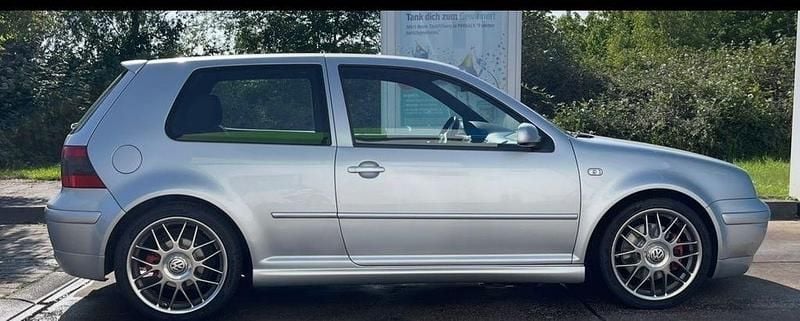 Silber Gebraucht 2001 VW Golf IV GTI Limousine | 15.980 € - Bild 1/4