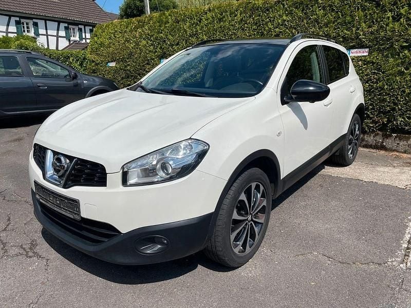 Weiß Gebraucht 2013 Nissan Qashqai 360º SUV | 7.000 € (Guter Preis) - Bild 1/4