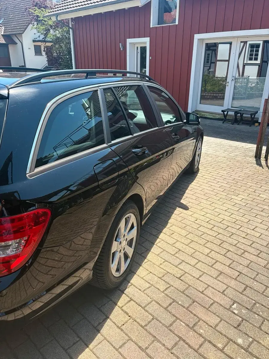 Gebraucht Mercedes C200 136 PS (100 kW) 2012 Schwarz Kombi