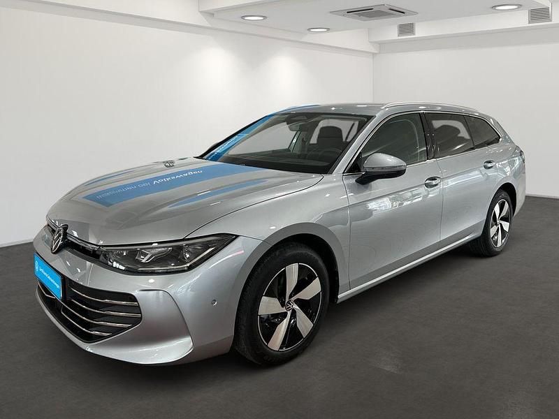 Neu VW Passat Business 150 PS (110 kW) 2026 Silber Kombi