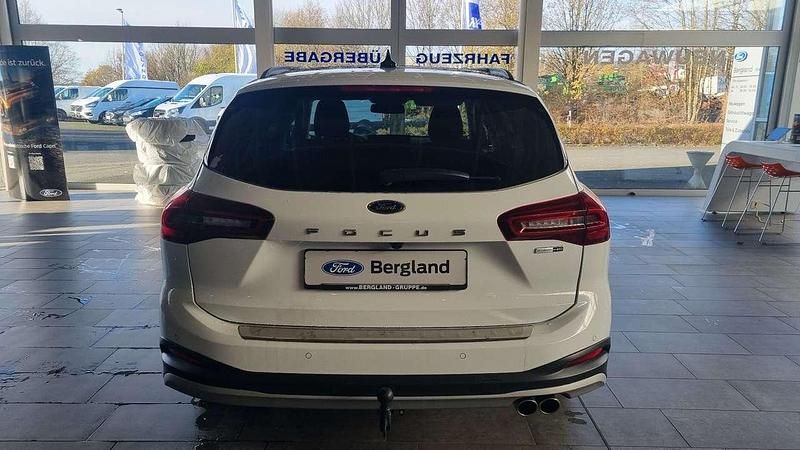 Gebraucht Ford Focus Active X 155 PS (114 kW) 2023 Weiß Kombi