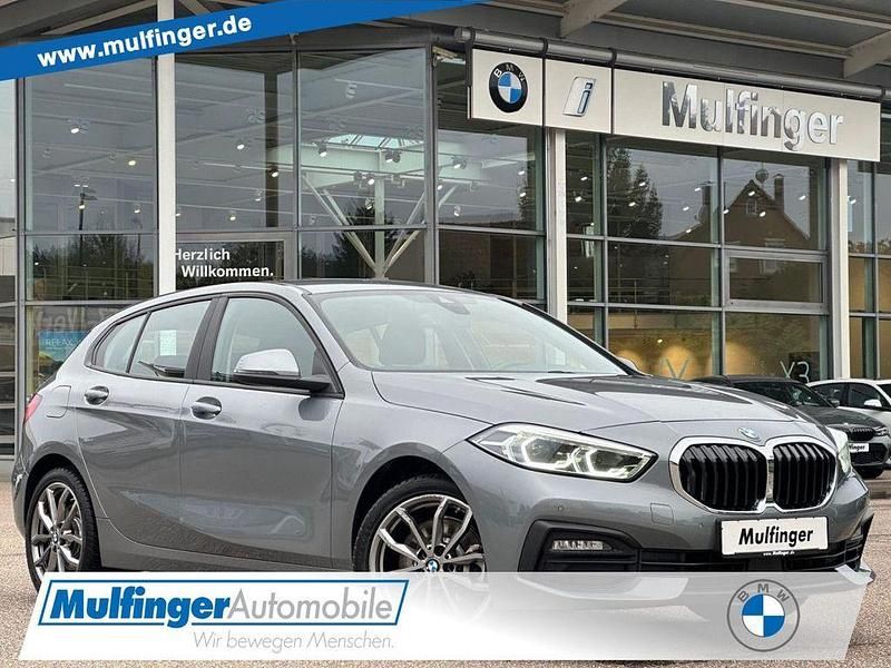 Grau Gebraucht 2023 BMW 120 Kleinwagen | 23.440 € (Fairer Preis) - Bild 1/4