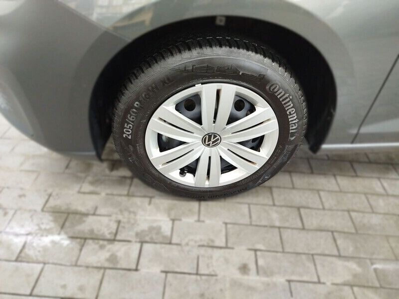 Gebraucht VW Caddy Basis 122 PS (89 kW) 2023 Grau Van / Kleinbus