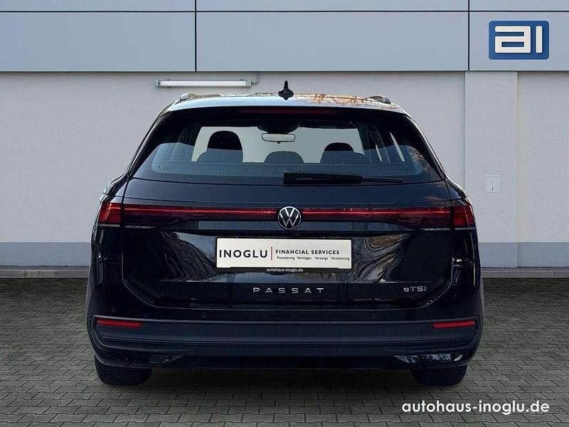 Gebraucht VW Passat R 150 PS (110 kW) 2025 Schwarz Limousine