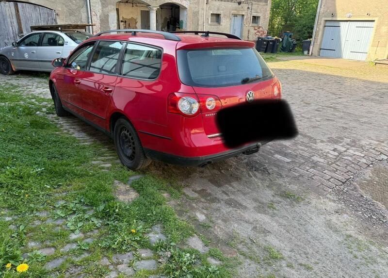 Rot Gebraucht 2010 VW Passat Kombi | 1.900 € (Superpreis) - Bild 1/4