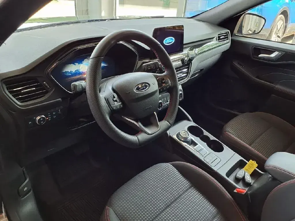 Gebraucht Ford Kuga ST-Line 152 PS (111 kW) 2022 Obsidianschwarz metallic (metallic) SUV