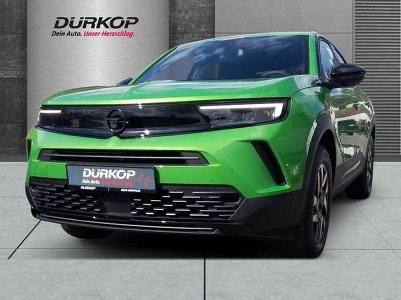 Lackierung matcha green/typ au Gebraucht 2024 Opel Mokka SUV | 24.990 € (Etwas zu teuer) - Bild 1/4