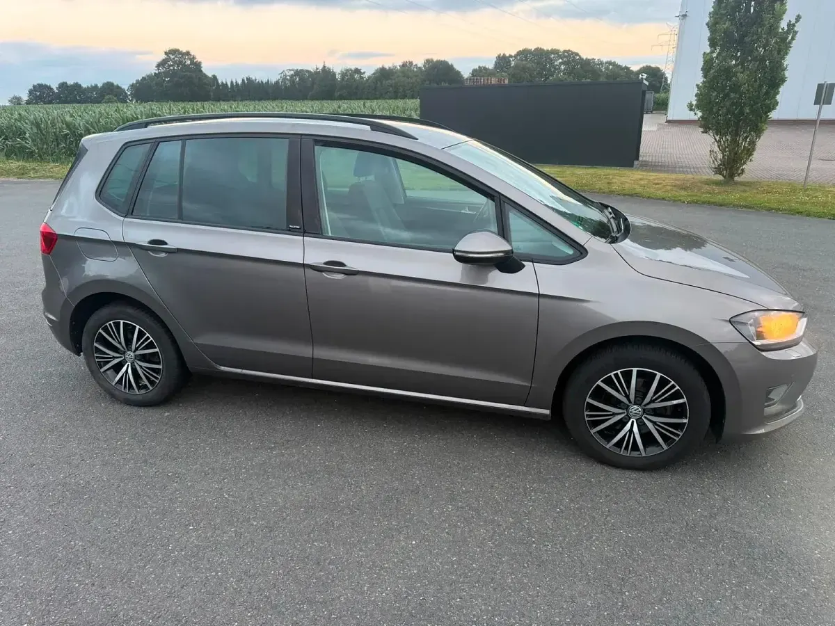 Gebraucht VW Golf VII 125 PS (91 kW) 2016 Silber Limousine