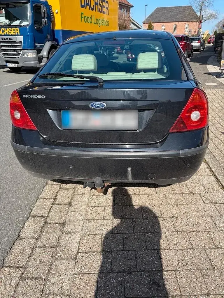 Gebraucht Ford Mondeo 170 PS (125 kW) 2001 Schwarz Limousine
