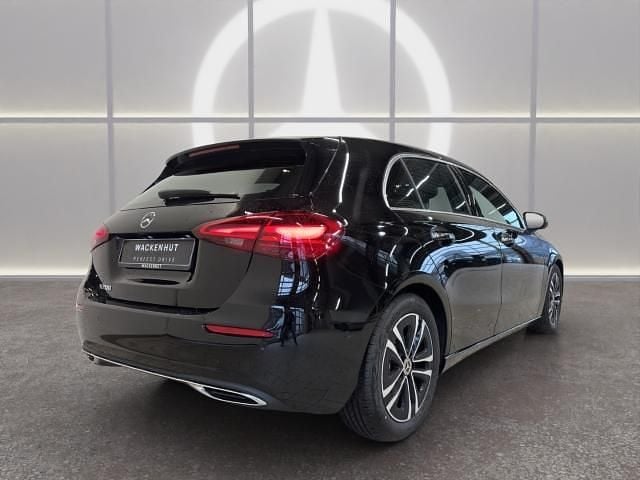 Neu Mercedes A200 Advanced 163 PS (119 kW) 2026 Schwarz Limousine