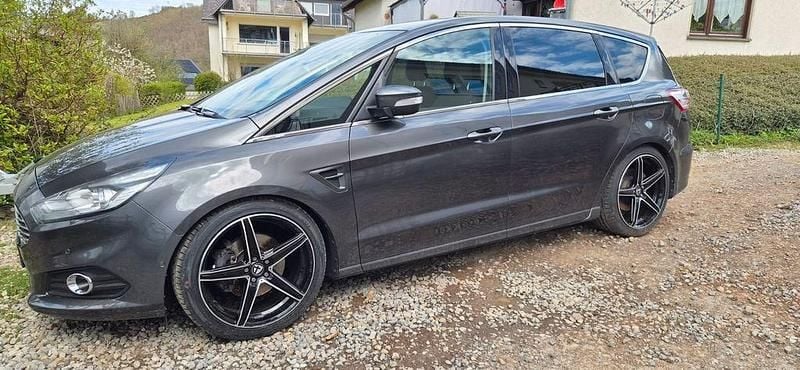 Usata Ford S-MAX Titanium 190 CV (139 kW) 2018 Monovolume