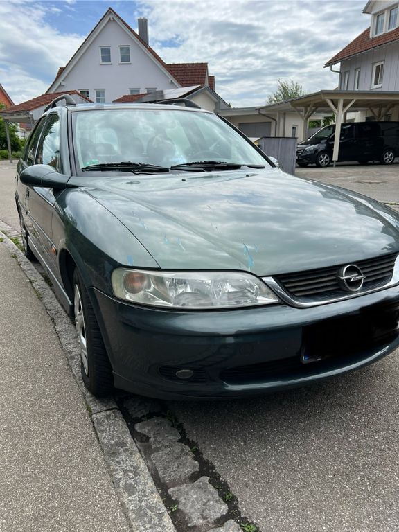 Grün Gebraucht 2000 Opel Vectra Kombi | 900 € (Guter Preis) - Bild 1/4