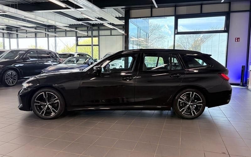 Gebraucht BMW 320 Shadowline 190 PS (139 kW) 2023 Schwarz Kombi