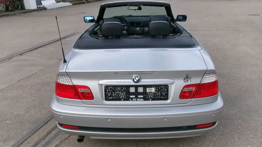 Gebraucht BMW 318 Cabriolet 150 PS (110 kW) 2006 Grau Cabrio