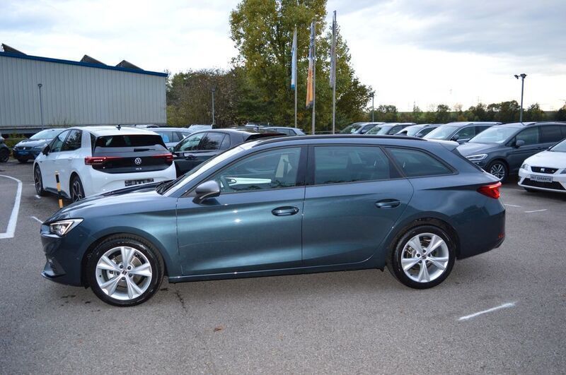 Grau Neu 2025 Seat Leon FR Limousine | 31.990 € (Fairer Preis) - Bild 1/4