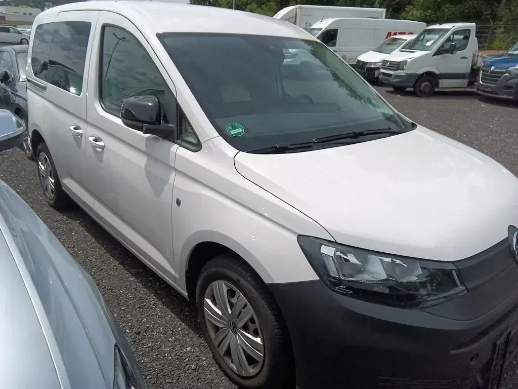 Gebraucht VW Caddy 102 PS (75 kW) 2022 Weiß Van / Kleinbus