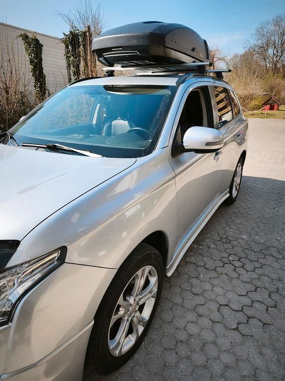 Gebraucht Mitsubishi Outlander Instyle 150 PS (110 kW) 2013 Silber SUV