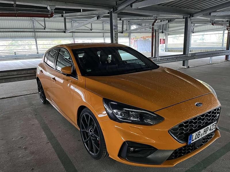 Gebraucht Ford Focus ST 280 PS (205 kW) 2019 Orange Limousine