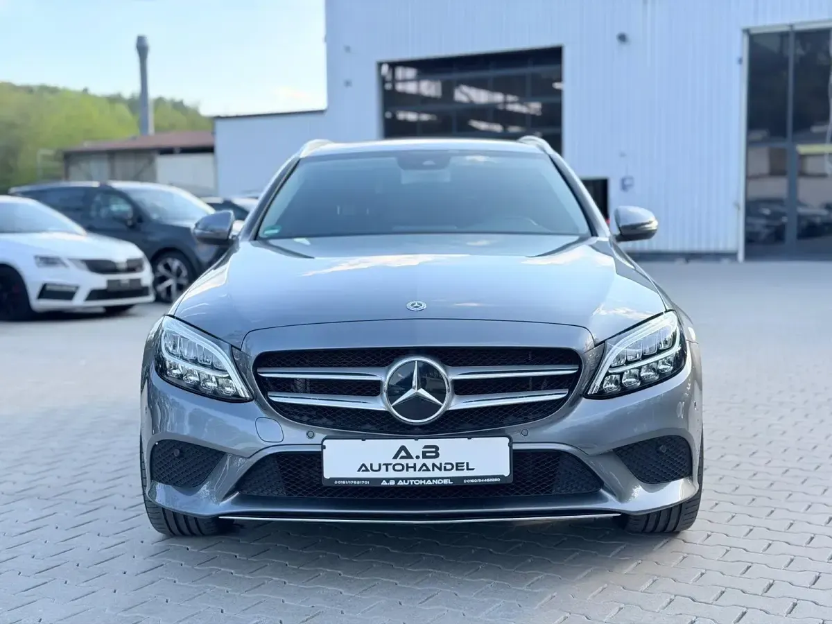 Gebraucht Mercedes C200 Avantgarde 184 PS (135 kW) 2019 Grau Kombi