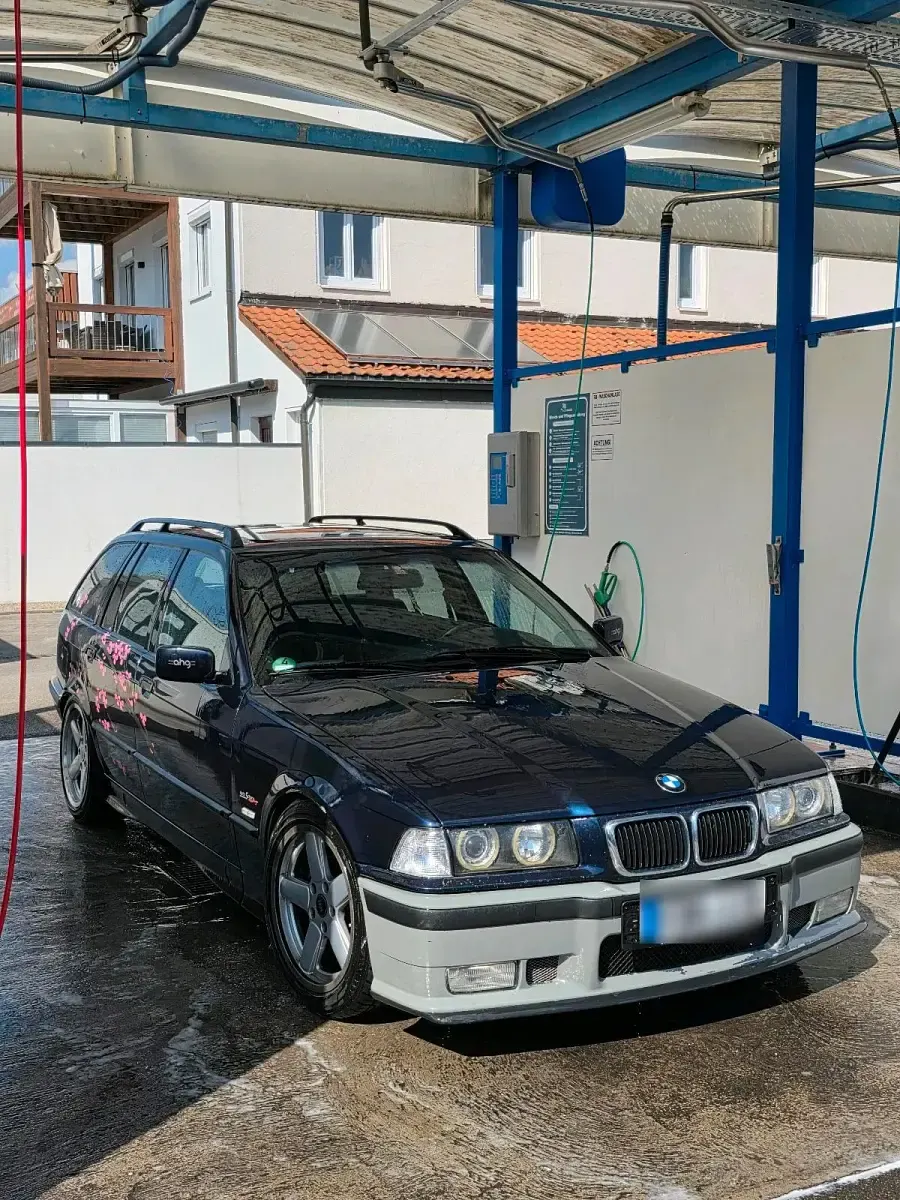 Gebraucht BMW 320 150 PS (110 kW) 1998 Blau Kombi