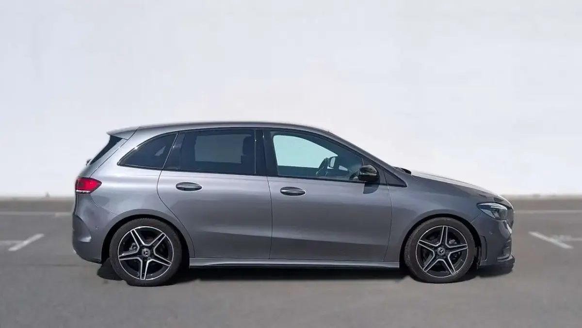 Gebraucht Mercedes B180 AMG 116 PS (85 kW) 2019 Mountaingrau  met. Kleinwagen