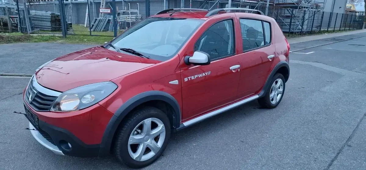 Gebraucht Dacia Sandero Stepway 84 PS (61 kW) 2012 Rot Limousine