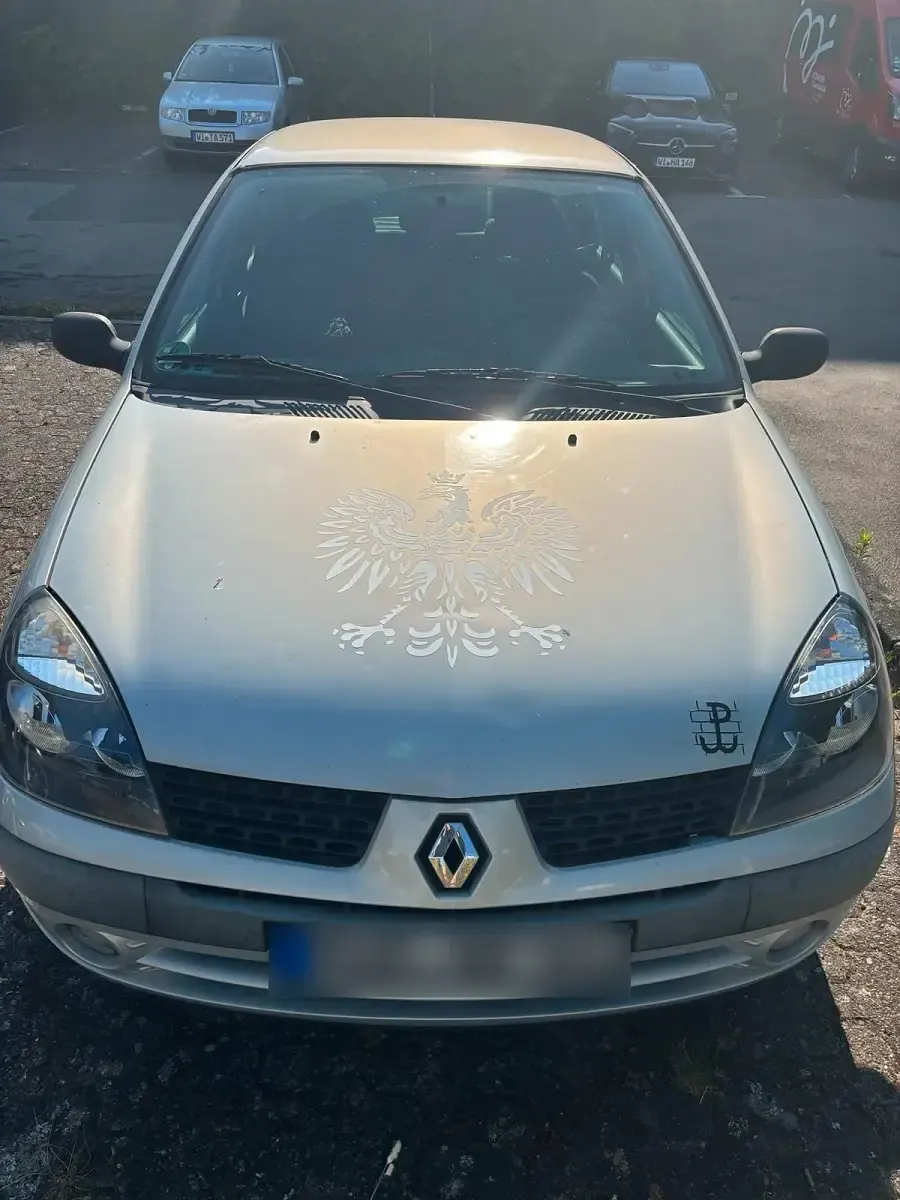 Gebraucht Renault Clio 75 PS (55 kW) 2002 Silber Kleinwagen