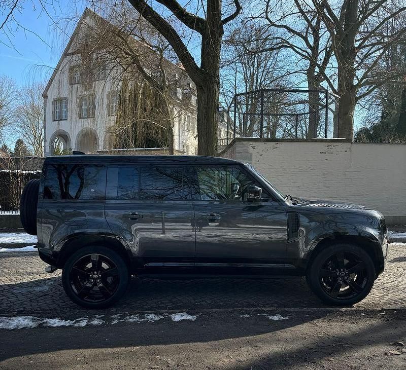 Grau Gebraucht 2023 Land Rover Defender SUV | 95.700 € (Superpreis) - Bild 1/4