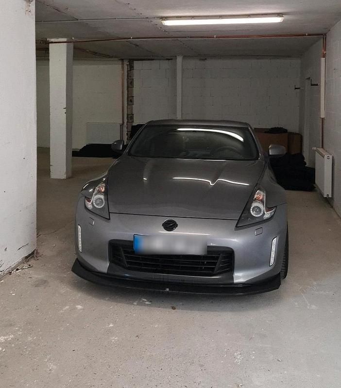 Grau Gebraucht 2017 Nissan 370Z Coupé | 27.000 € (Superpreis) - Bild 1/4