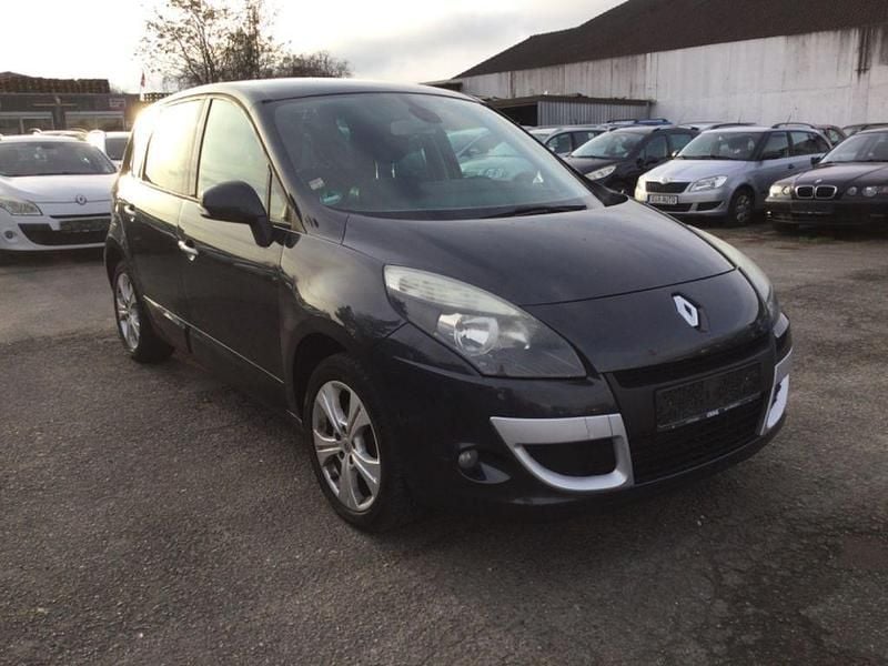 Grau Gebraucht 2011 Renault Scénic III Dynamique Van / Kleinbus | 3.599 € (Fairer Preis) - Bild 1/4