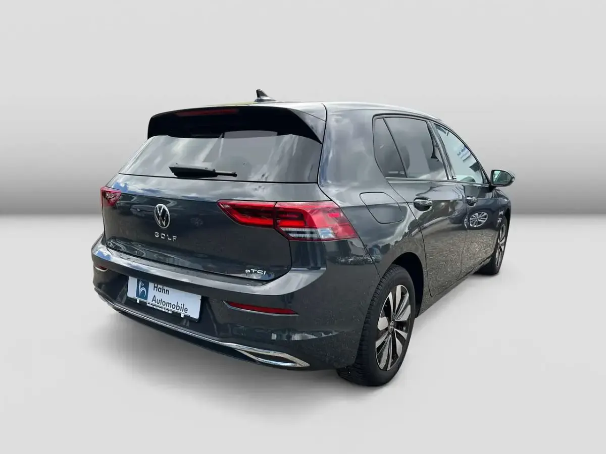Usata VW Golf VIII Move 110 CV (80 kW) 2024 Grigio Berlina