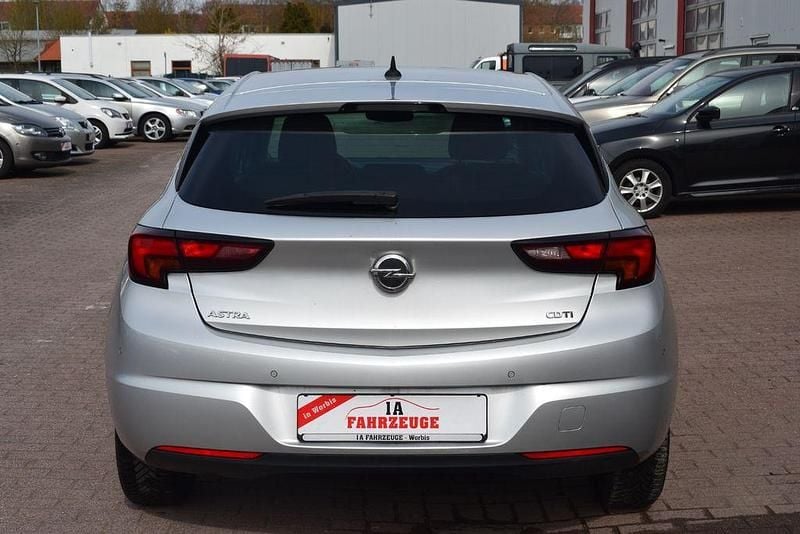 Gebraucht Opel Astra Edition 136 PS (100 kW) 2017 Grau Limousine