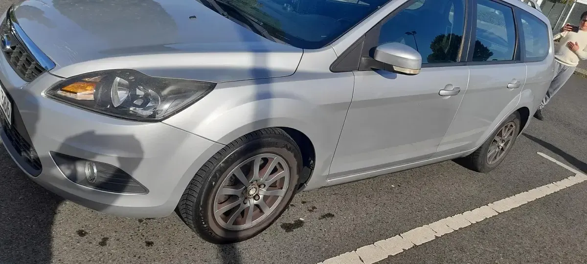 Gebraucht Ford Focus 2009 Silber Kombi