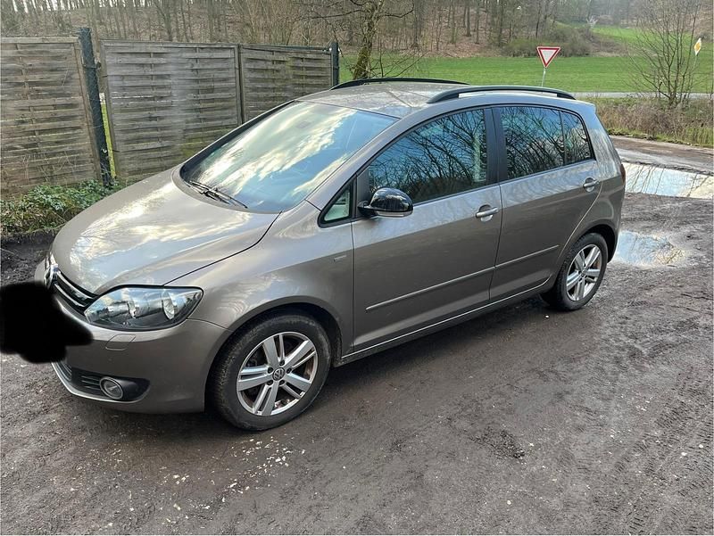 Gebraucht VW Golf Plus Cross 105 PS (77 kW) 2012 Braun Van / Kleinbus