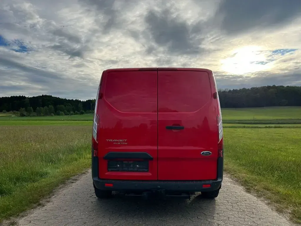 Gebraucht Ford Transit Custom 131 PS (96 kW) 2017 Rot Van / Kleinbus