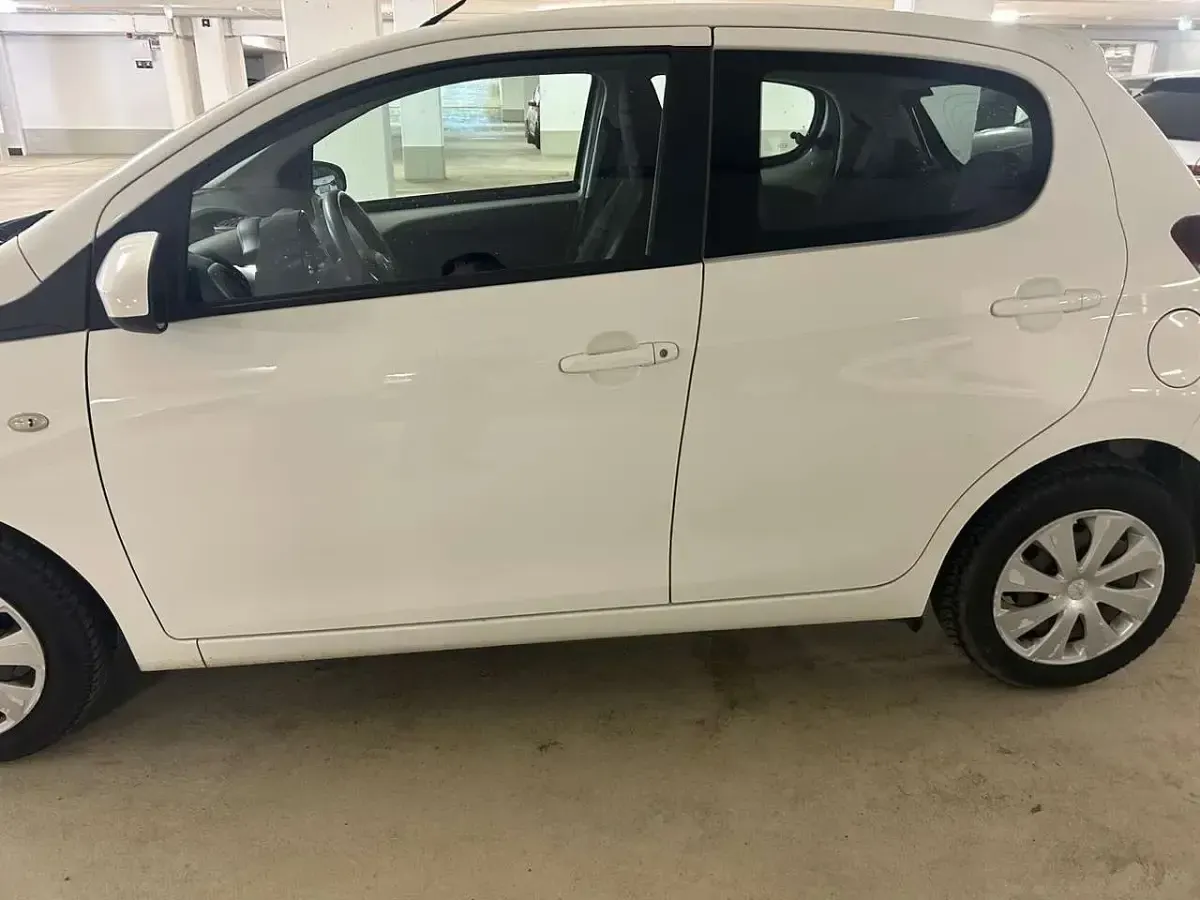 Gebraucht Peugeot 108 69 PS (50 kW) 2015 Weiß Limousine