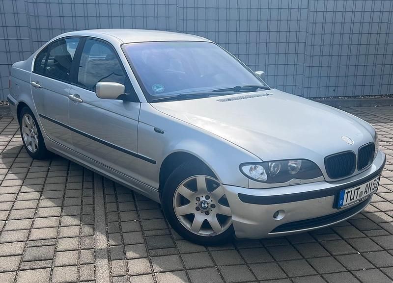 Silber Gebraucht 2002 BMW 325 Limousine | 4.700 € (Fairer Preis) - Bild 1/4