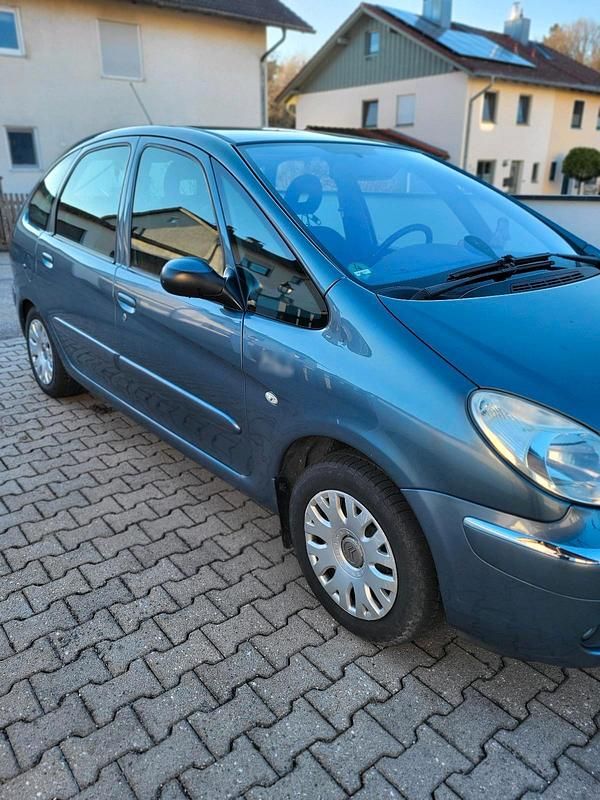 Gebraucht Citroën Xsara Picasso 109 PS (80 kW) 2010 Grau Van / Kleinbus