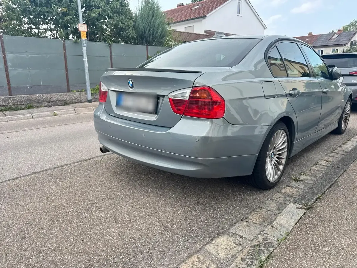 Gebraucht BMW 318 118 PS (86 kW) 2007 Grau Limousine
