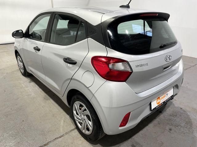Gebraucht Hyundai i10 67 PS (49 kW) 2021 Silber Kleinwagen