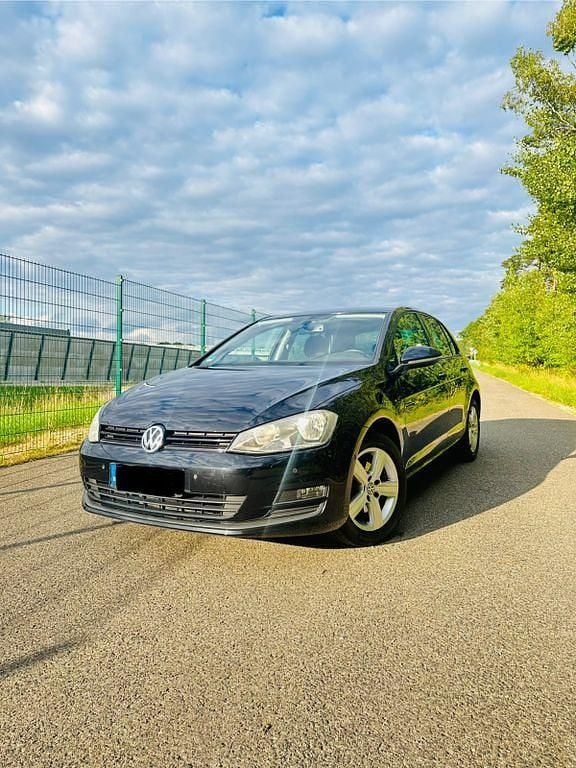 Schwarz Gebraucht 2013 VW Golf VII Comfortline Limousine | 8.888 € (Fairer Preis) - Bild 1/4