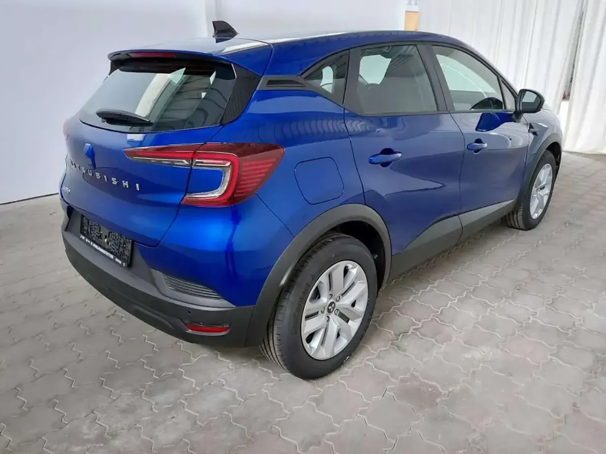 Ny Mitsubishi L Basis 91 HK (66 kW) 2025 Blå Sedan