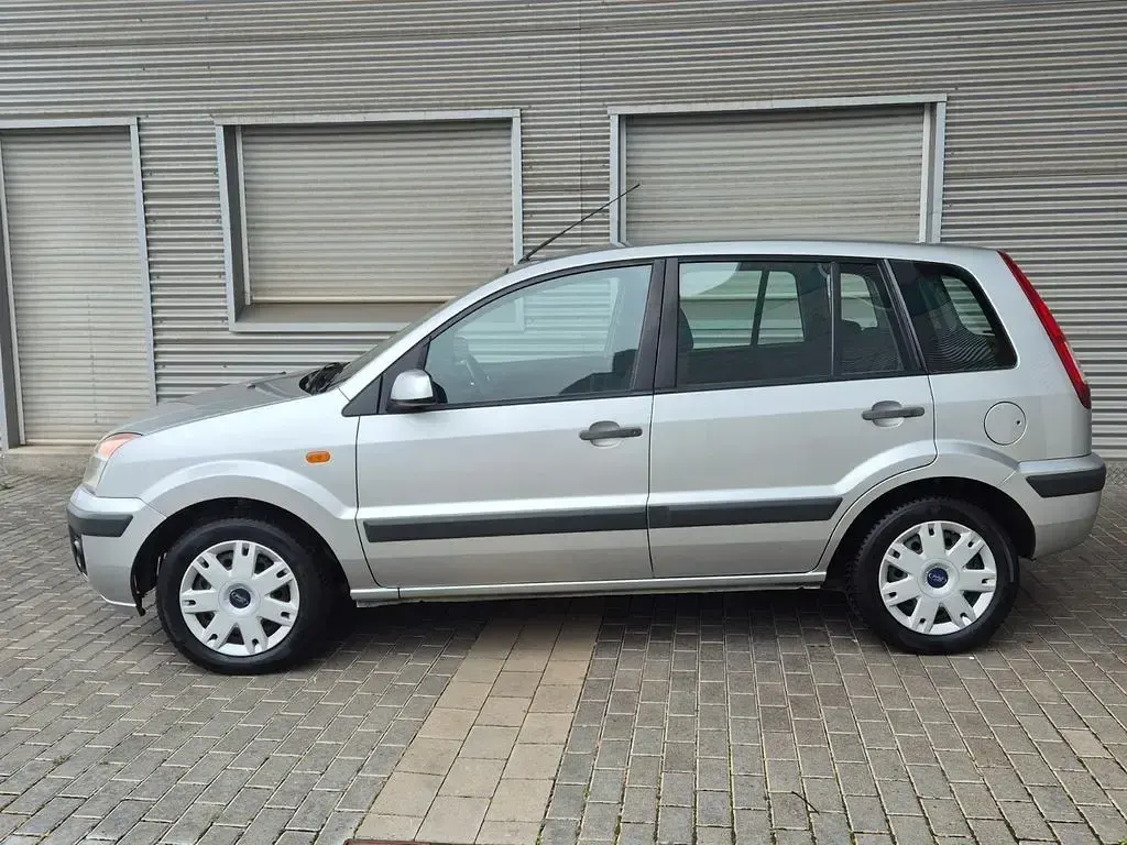 Gebraucht Ford Fusion Trend 80 PS (58 kW) 2007 Silber Kleinwagen