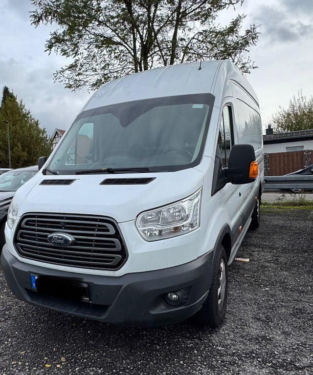Second-hand Ford Transit 131 CP (96 kW) 2018 Alb Monovolum