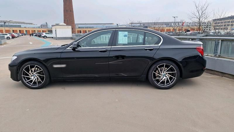 Gebraucht BMW 730 258 PS (189 kW) 2013 Schwarz Limousine