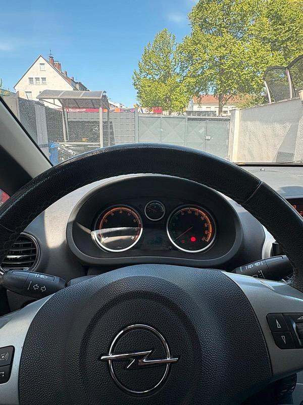 Używany Opel Corsa Eco 69 KM (50 kW) 2011 Hatchback