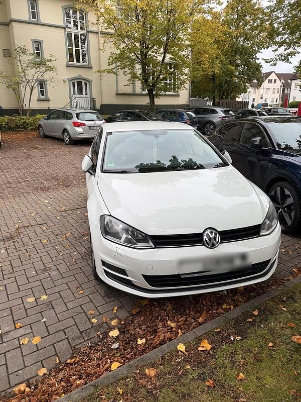 Weiß Gebraucht 2014 VW Golf VII Edition Kleinwagen | 7.000 € (Superpreis) - Bild 1/4