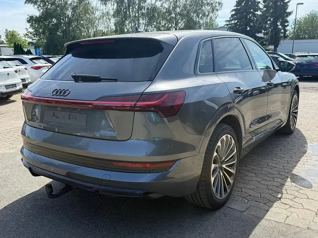 Gebraucht Audi e-tron S-Line 300 kW (408 PS) 2023 Grau SUV