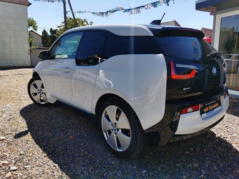 Gebraucht BMW i3 Comfort Edition 75 kW (102 PS) 2015 Capparisweiss mit akzent bmw i Kleinwagen